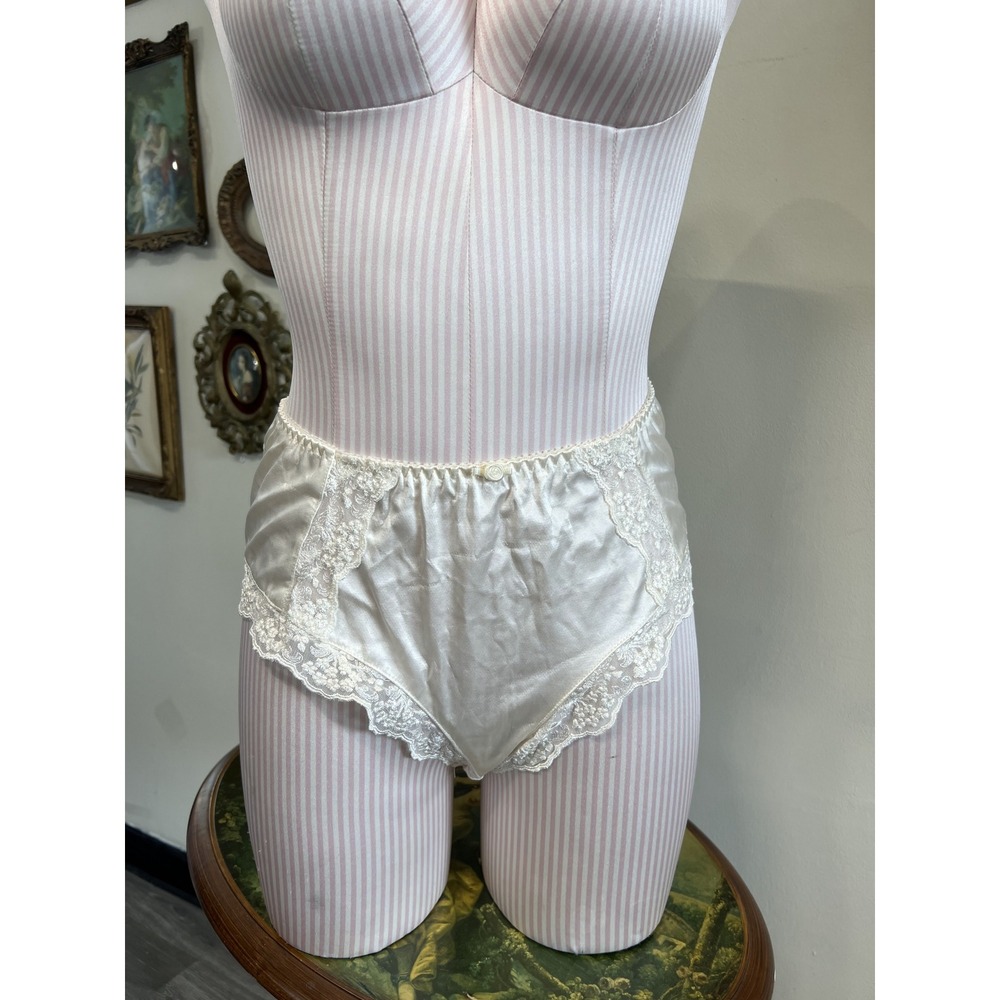 Victoria's Secret Vintage Silk Lace Insert Bikini Panties Size L Ivory